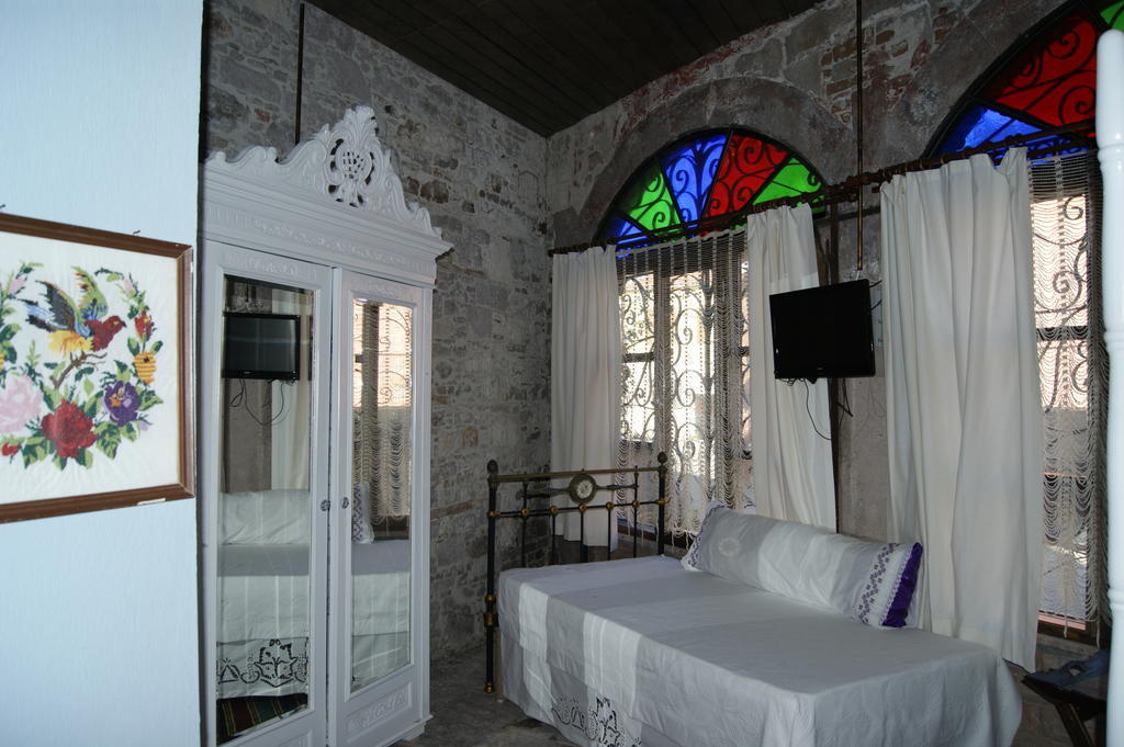 Mahzen Hotel Ayvalik Exterior foto